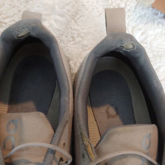 UQ On Cloud Womens Grey Swiss Engineering Running Shoe size W9.5 - Picture 6 of 7